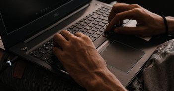 Devenir freelance en informatique : un choix gagnant-gagnant